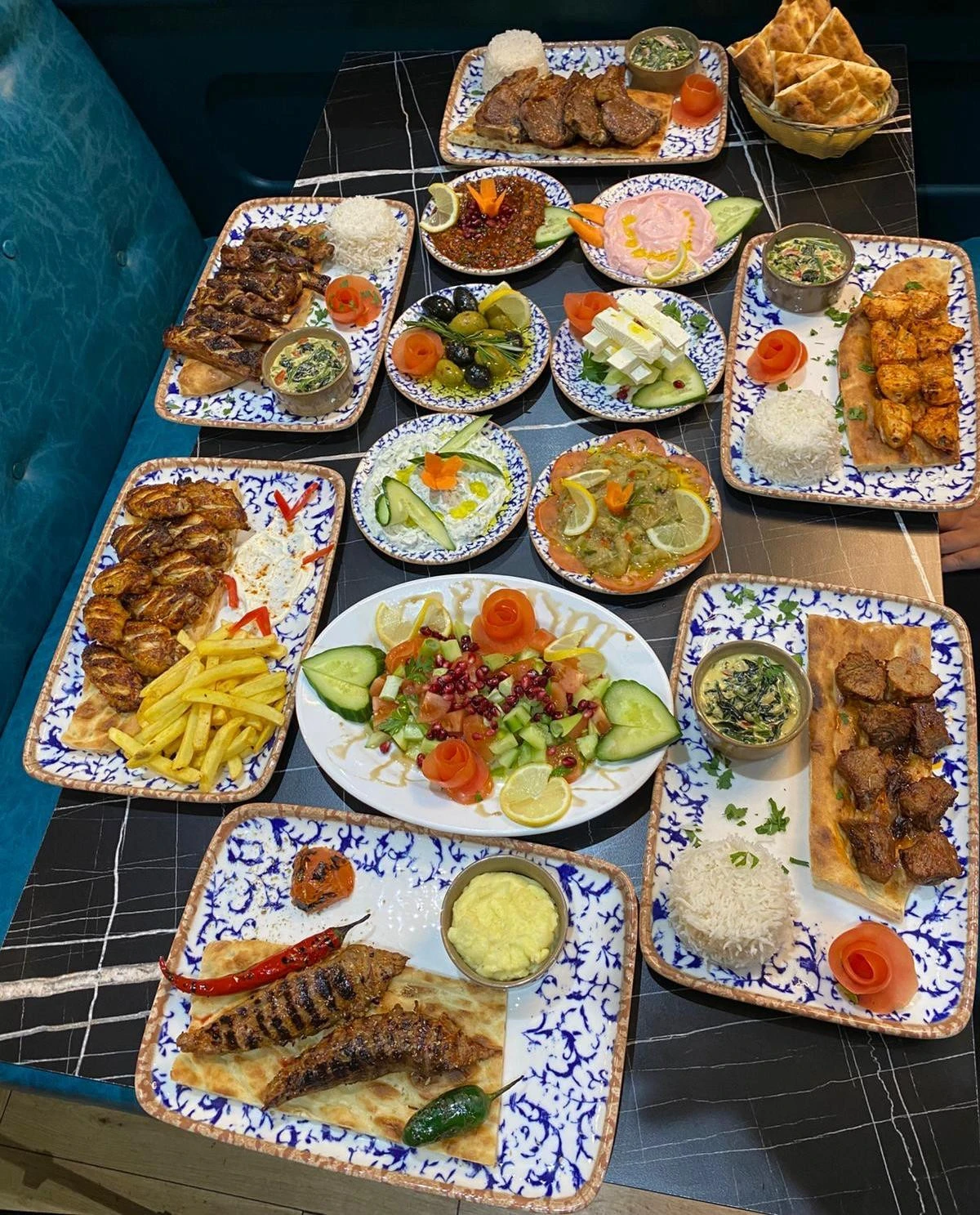 Glasgow&rsquo;da T&uuml;rk Lezzetlerine Yeni Bir İmza: Laz Turkish Tapas Kapılarını A&ccedil;tı