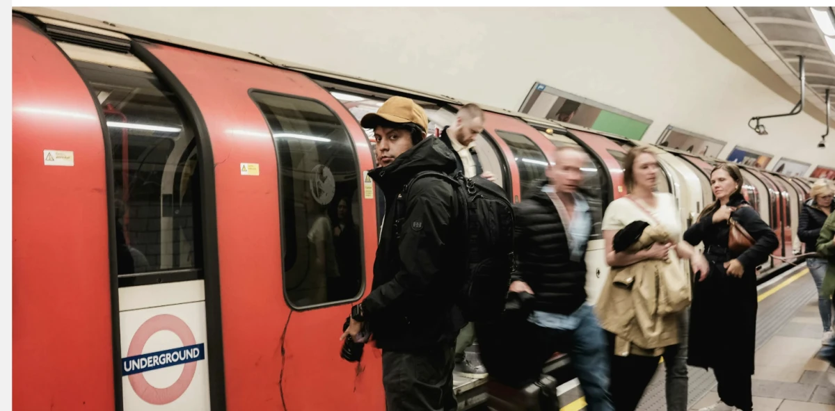 Londra&rsquo;da hafta sonu ulaşım alarmı: 8 hatta planlı kapanma