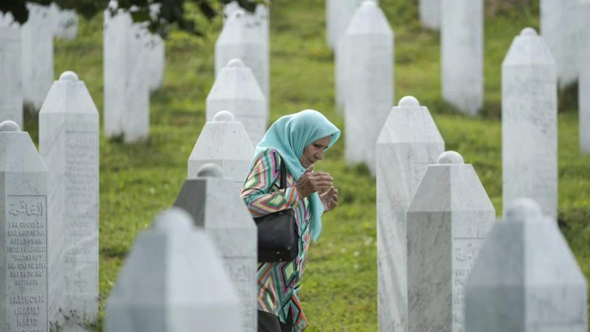 Srebrenitsa Soykırımı'nın 31. yılı d&uuml;zenlenen programla anıldı
